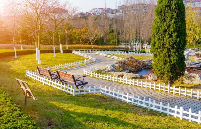 Commercial Fencing