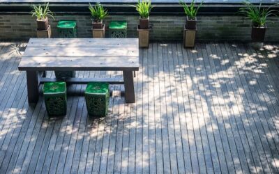 How Multi-Level Deck Construction Makes Outdoor Space More Versatile